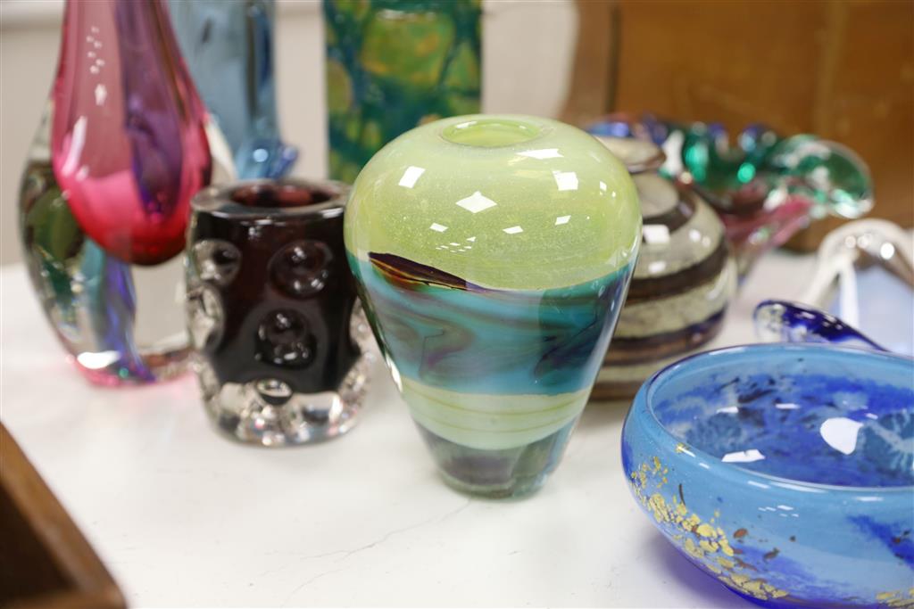 A quantity of mixed Studio glass (10)